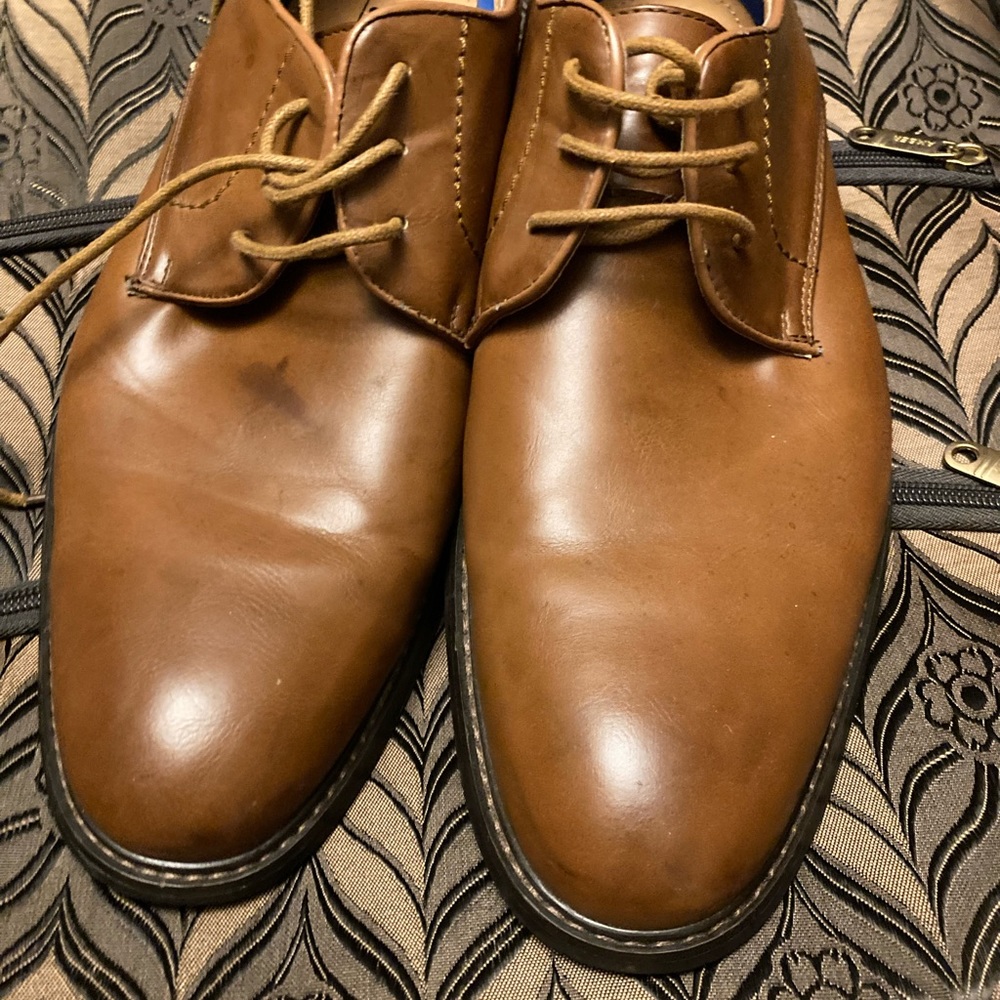 Mens casual or dress shoe (brown lace up)